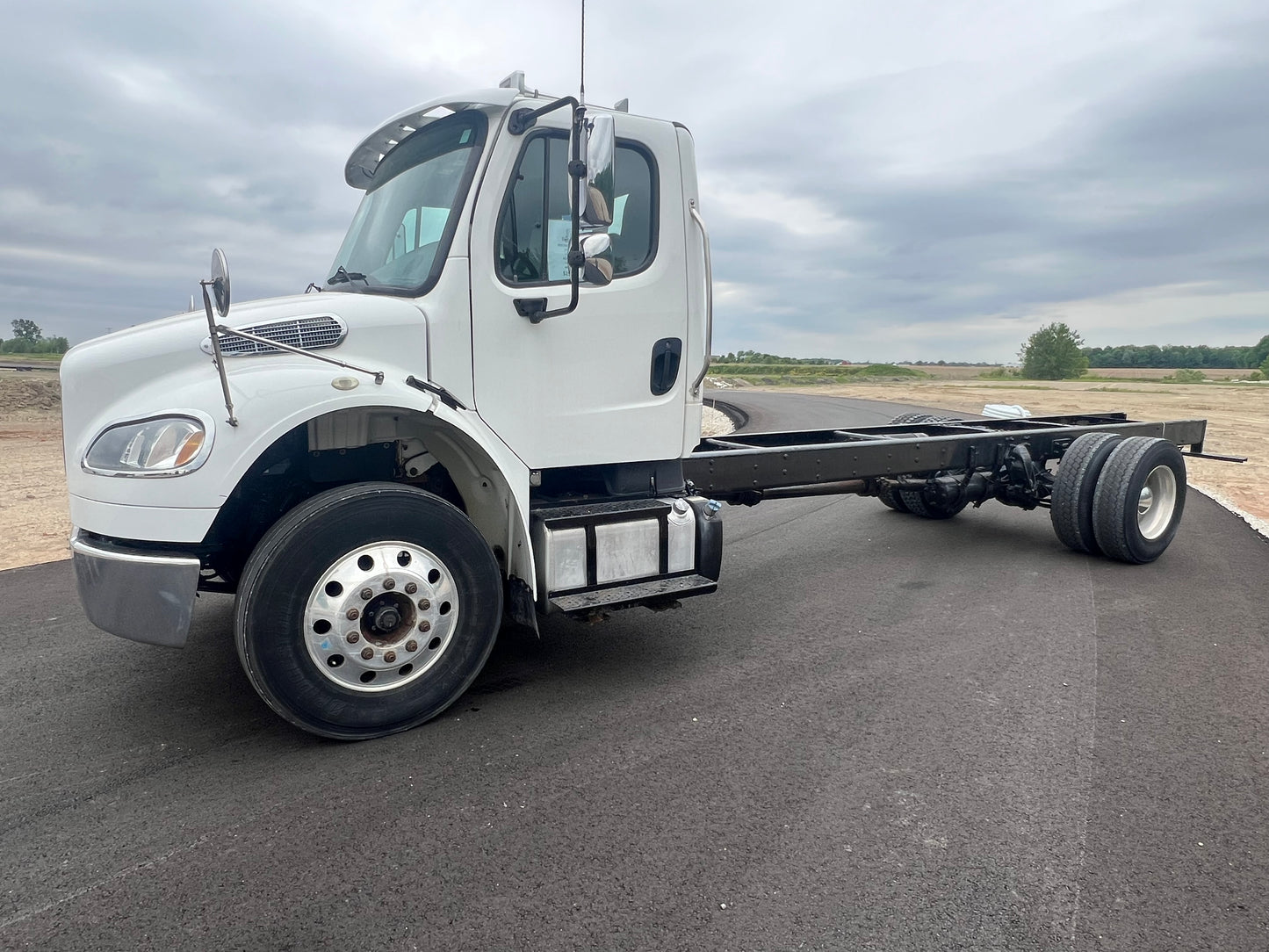 2014 FREIGHTLINER M2 CAB & CHASSIS