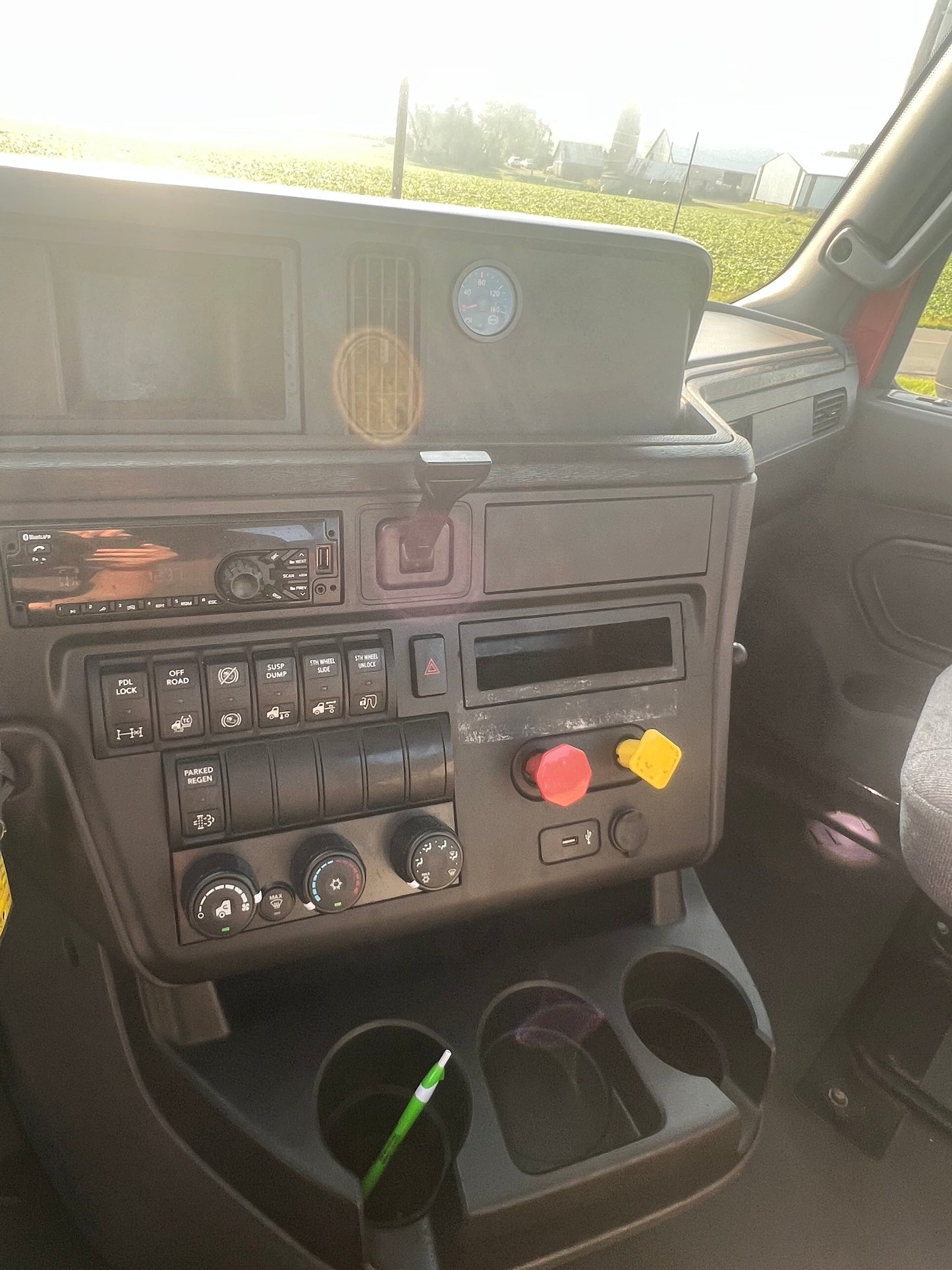 2019 INTERNATIONAL LT625
