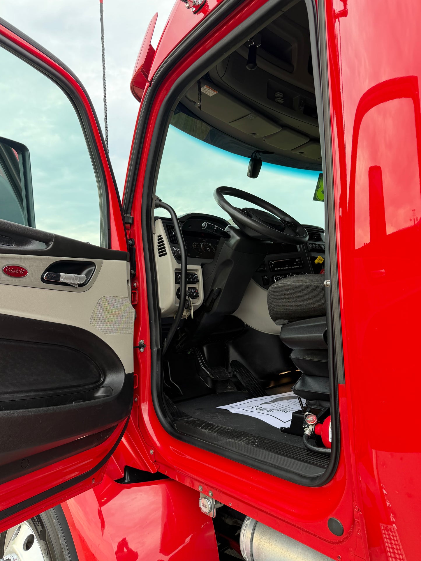2023 Peterbilt 579