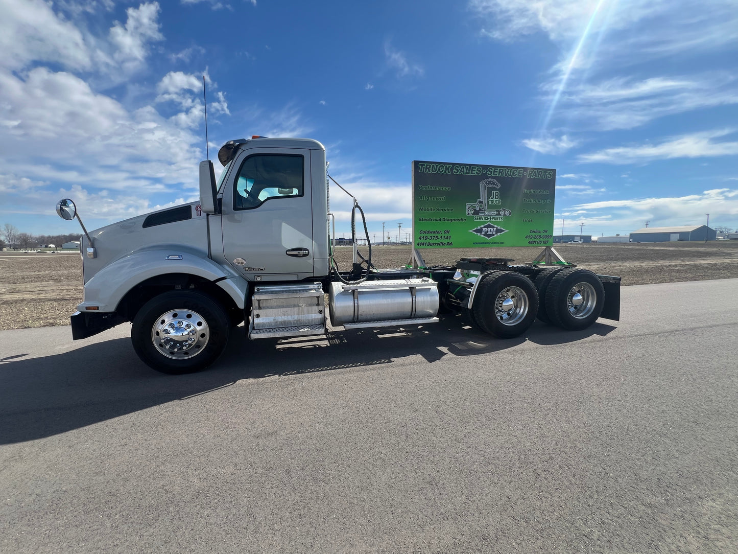 2019 KENWORTH T880