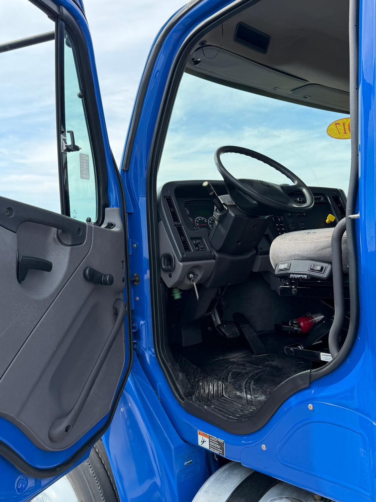 2017 FREIGHTLINER M2
