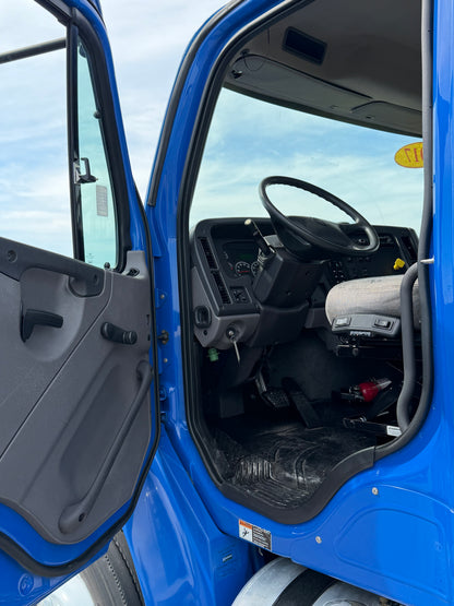 2017 FREIGHTLINER M2