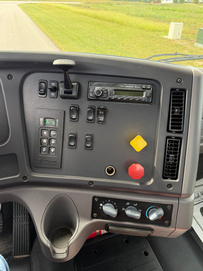 2017 FREIGHTLINER M2