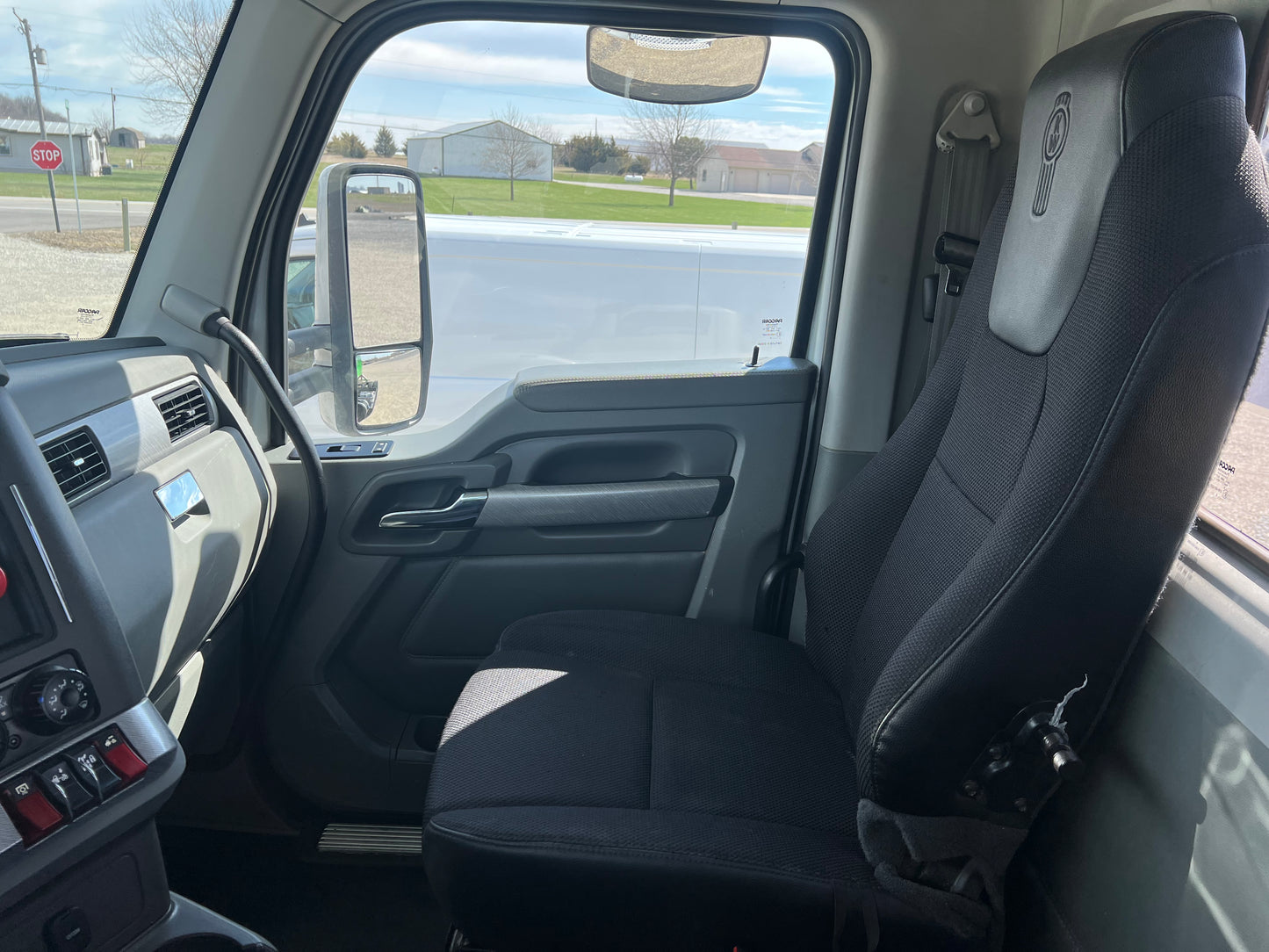 2019 KENWORTH T880