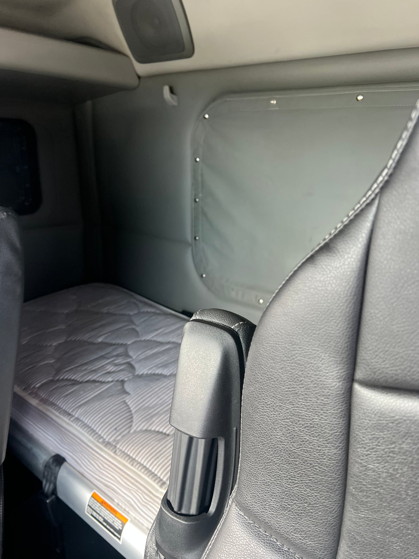 2020 Kenworth T880 40” Sleeper