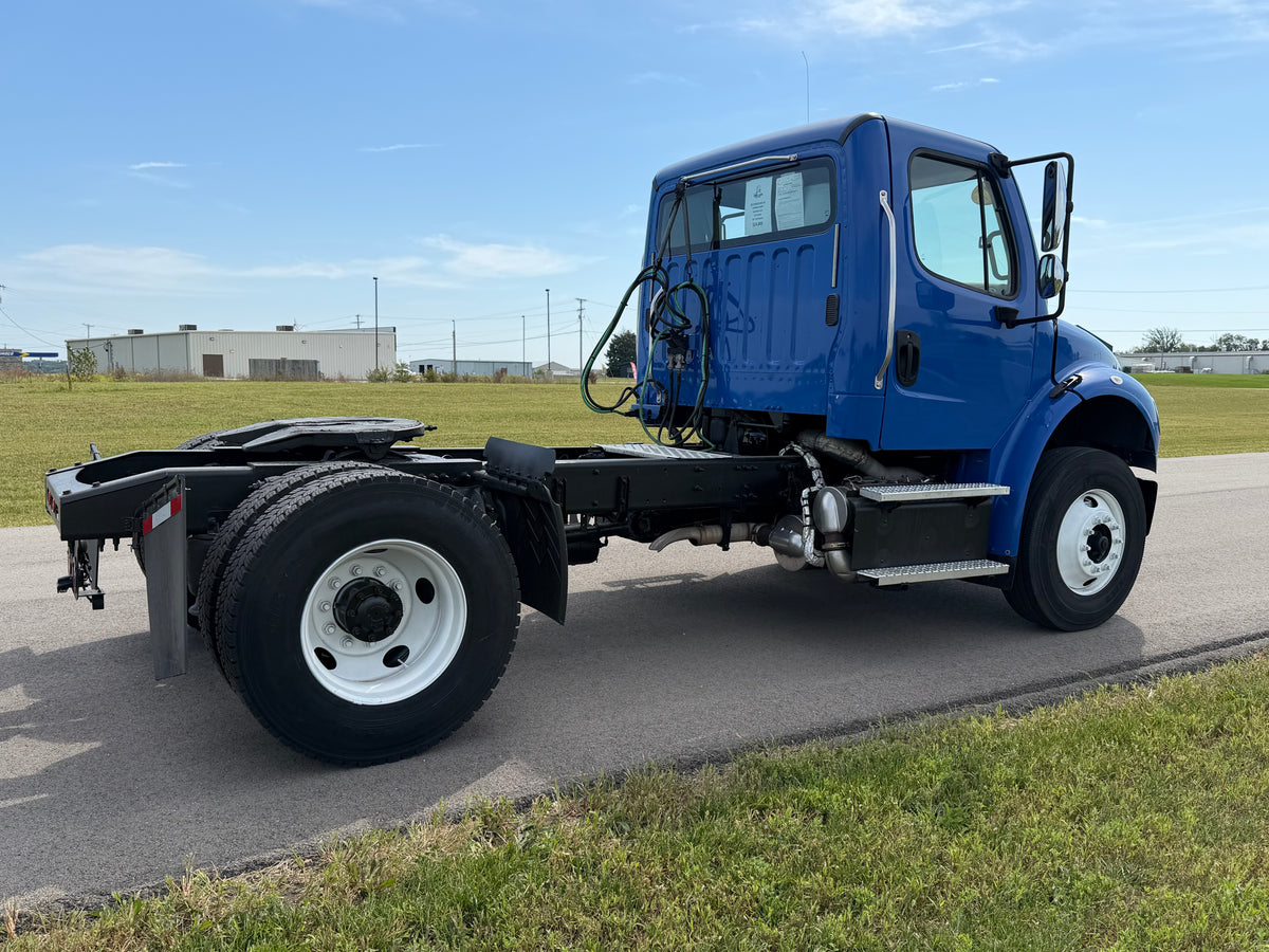 2017 FREIGHTLINER M2