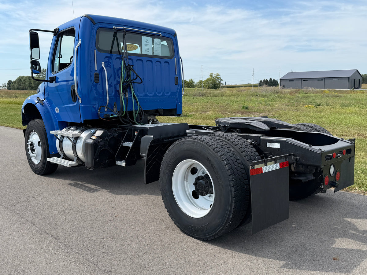 2017 FREIGHTLINER M2